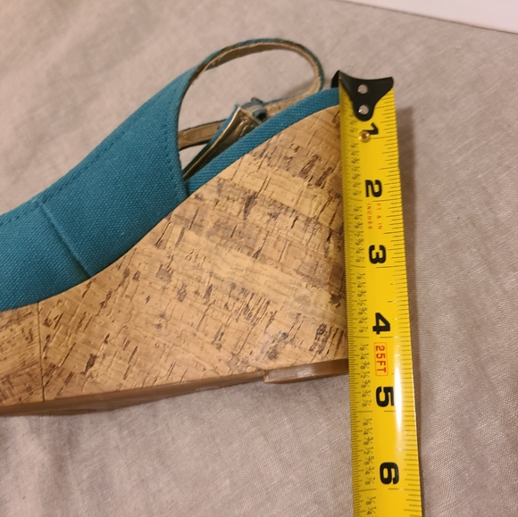 A.n.a. A New Approach Size 8.5 Platform Wedges - Picture 9 of 11